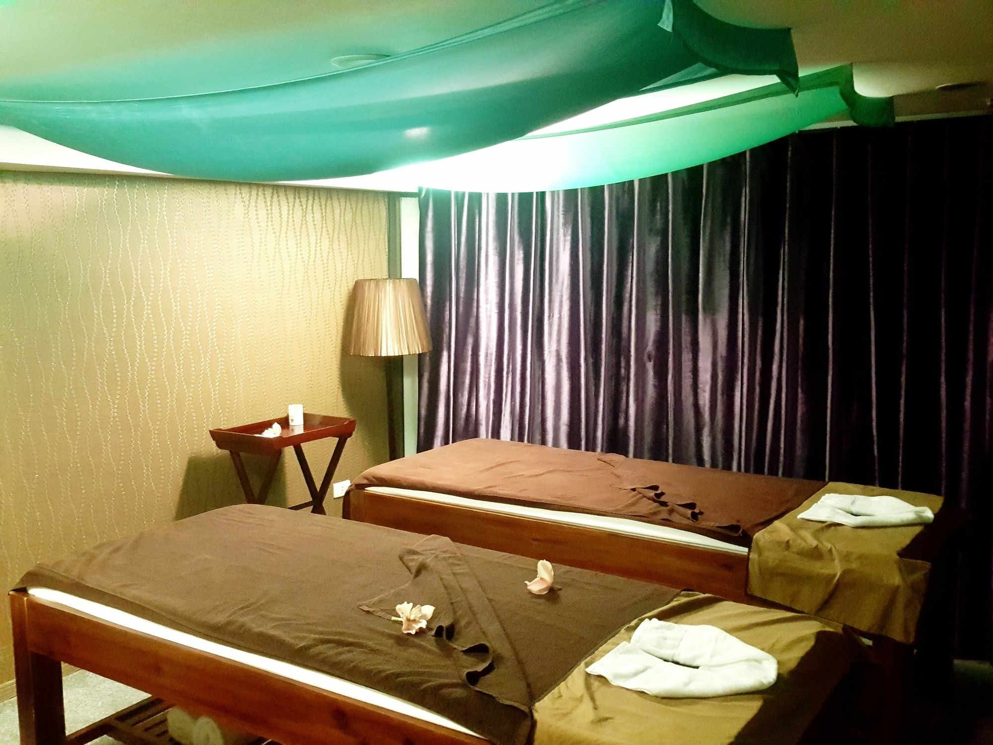 Emerald Waters & Hotel Hanoï